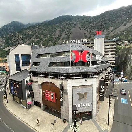 Somriu M28 Andorra la Vella
