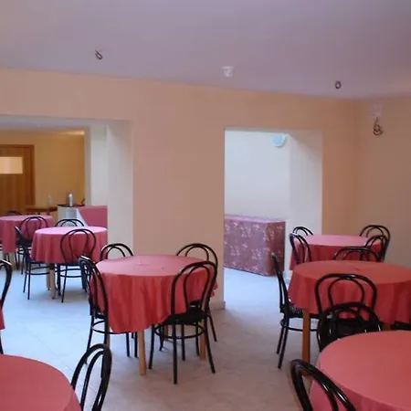 Somriu M28 Hotel
