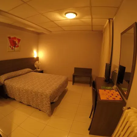 Somriu M28 Hotel 2*