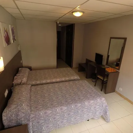 Somriu M28 Hotel 2*